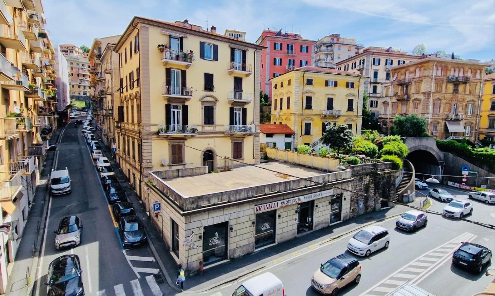 La Casa Di Geo Stazione Centrale La Spezia 5 Terre Exterior photo